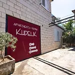 And Kudelik Apartment *