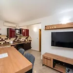 And Kudelik Apartment *
