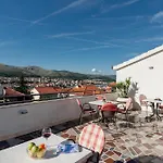 Apartment And Kudelik *