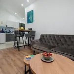 And Kudelik Apartment *