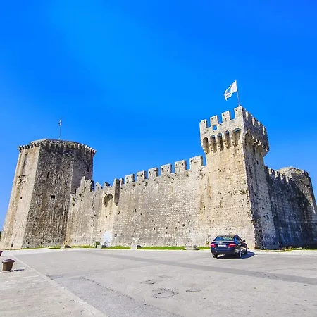 Apartment And Kudelik Trogir