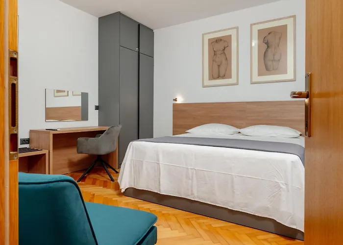 Apartment And Kudelik Trogir