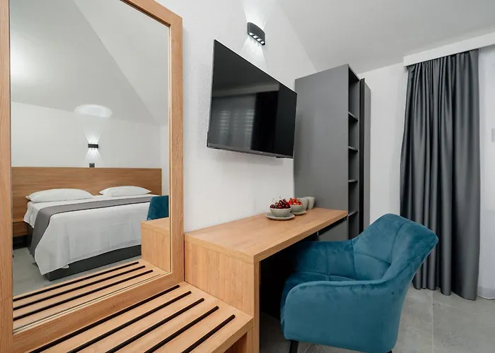 Apartment And Kudelik Trogir